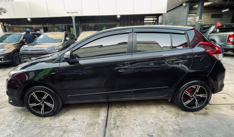 Toyota Yaris lleno