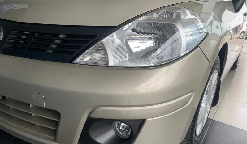 NISSAN TIIDA 1.6 MT lleno