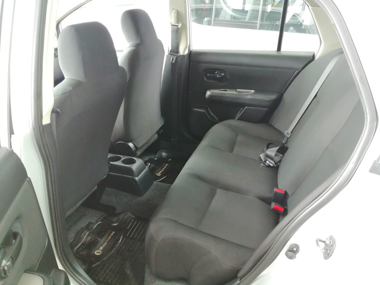 NISSAN TIIDA 1.6 MT / GNV