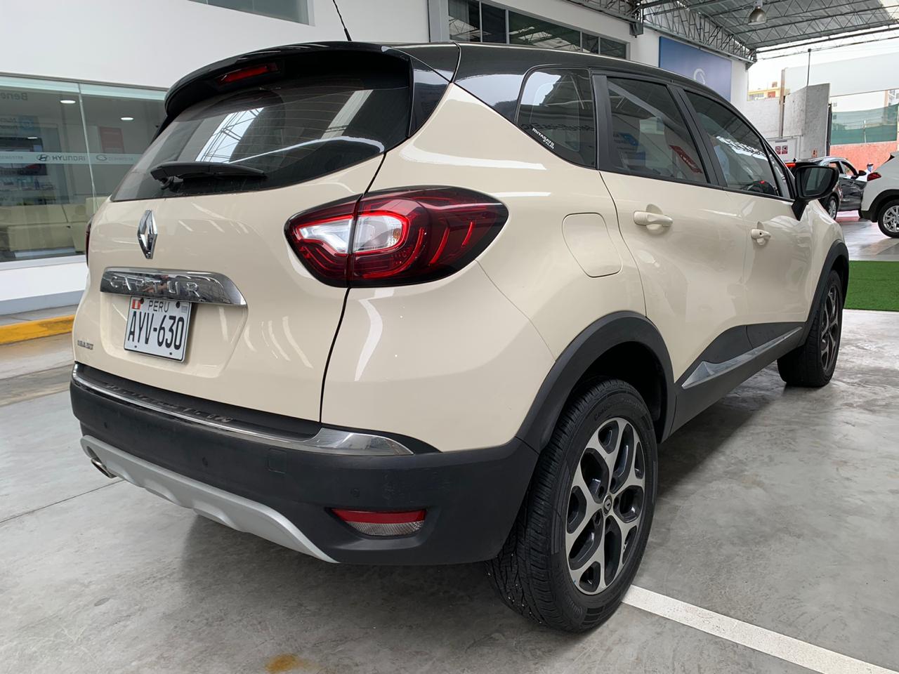 RENAULT CAPTUR INTENS 4X2 2.0 AT