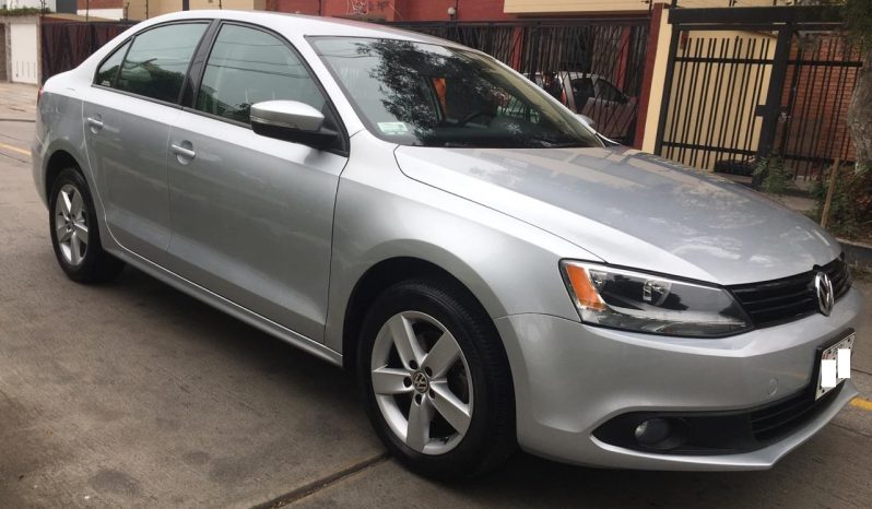 Volkswagen Jetta 2011 lleno