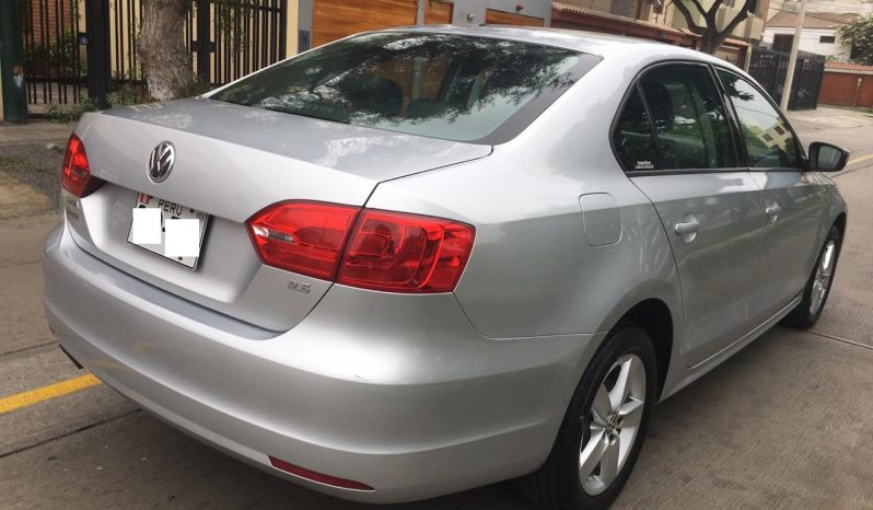 Volkswagen Jetta 2011 lleno