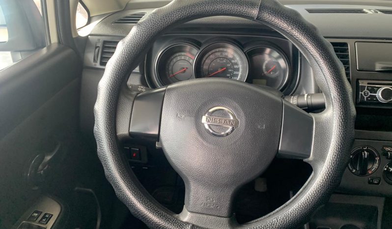 NISSAN TIIDA 1.6 MT lleno