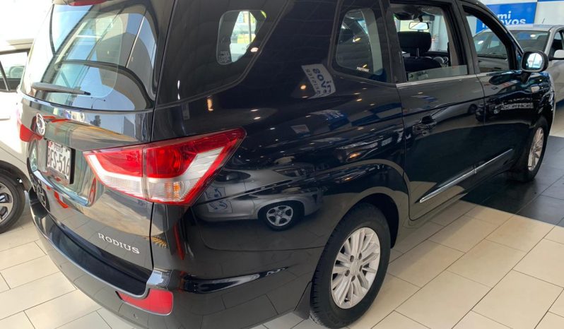 SSANGYONG RODIUS AT 2.0D 4X2 lleno