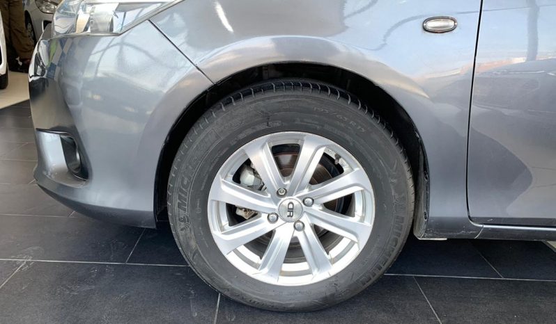 TOYOTA YARIS GLI 1.3 MT lleno