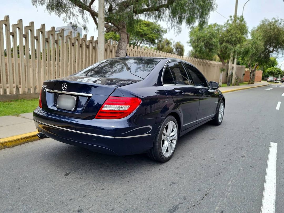 Mercedes-Benz C200 AVANTGARDE