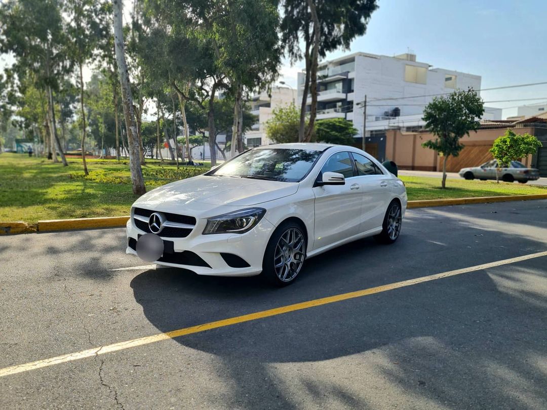 Mercedes-Benz CLA200 AMG