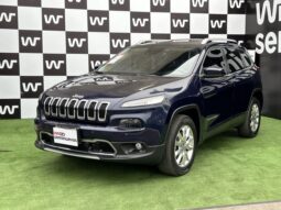 Jeep Cherokee lleno
